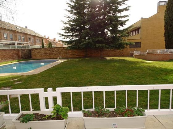 Foto 2 de Casa en venta en Oeste de 4 habitaciones con terraza y piscina
