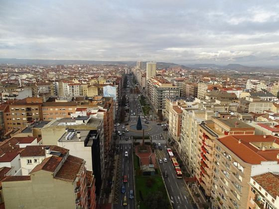 Foto 1 de Venta de ático en Centro - Logroño de 4 habitaciones con terraza y calefacción