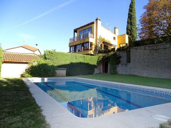 Foto 1 de Venta de chalet en Villamediana de Iregua de 5 habitaciones con terraza y piscina