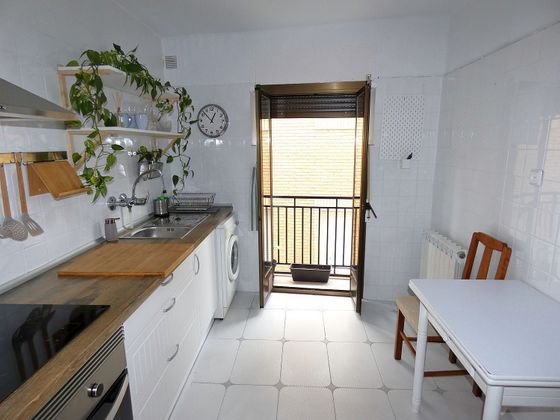 Foto 2 de Casa en venda a Entrena de 5 habitacions amb terrassa i balcó