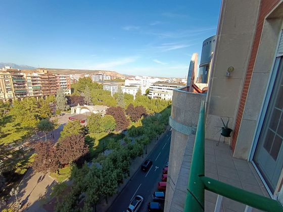 Foto 2 de Pis en venda a Centro - Logroño de 5 habitacions amb balcó i calefacció
