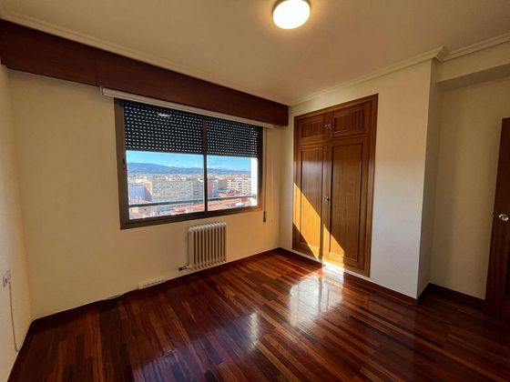 Foto 2 de Pis en lloguer a Centro - Logroño de 4 habitacions amb terrassa i balcó