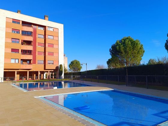 Foto 2 de Piso en venta en Portillejo - Valdegastea de 2 habitaciones con terraza y piscina