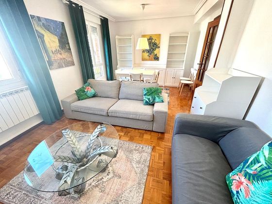 Foto 2 de Pis en lloguer a Centro - Logroño de 2 habitacions amb terrassa i aire acondicionat