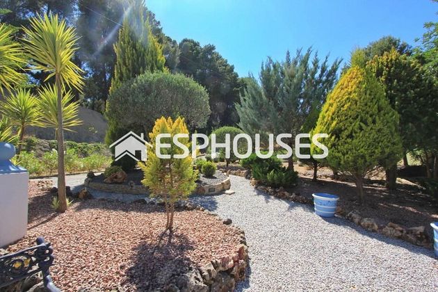 Foto 2 de Casa en venda a Guadalest de 5 habitacions amb jardí