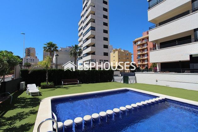 Foto 1 de Venta de piso en Puerto Deportivo de 2 habitaciones con terraza y piscina
