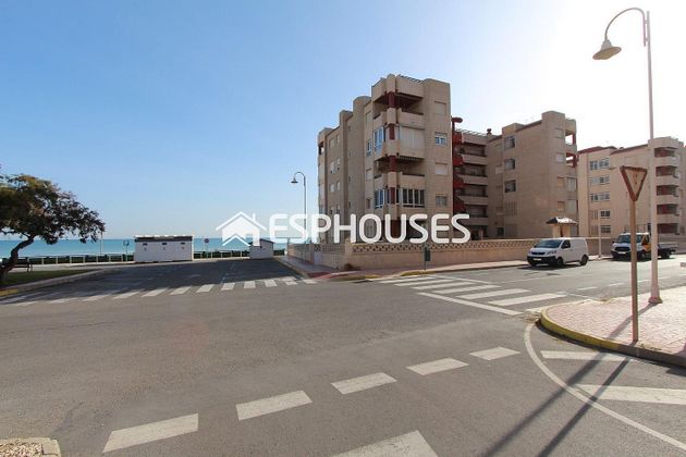 Foto 1 de Pis en venda a Guardamar Playa de 3 habitacions amb terrassa i garatge