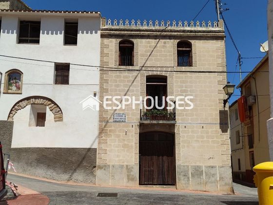 Foto 1 de Casa en venta en Beniardá de 5 habitaciones con terraza y calefacción