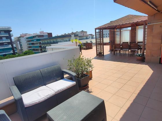 Foto 2 de Àtic en venda a Calella de 2 habitacions amb terrassa i piscina