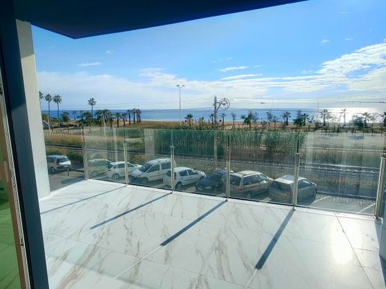 Foto 2 de Pis en venda a paseo Marítim de 3 habitacions amb terrassa i balcó