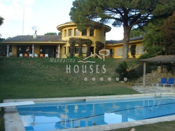 Foto 1 de Casa rural en venda a Argentona de 8 habitacions amb piscina i jardí