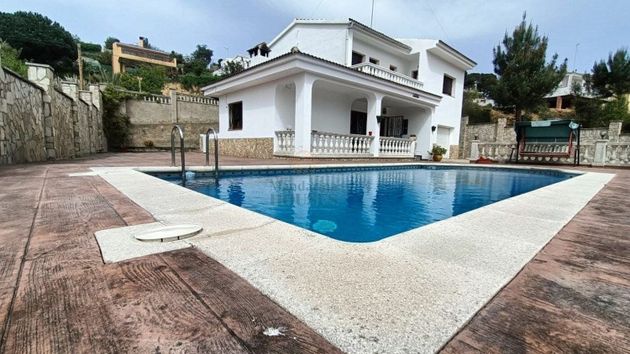 Foto 1 de Casa en venda a Urbanitzacions de 4 habitacions amb terrassa i piscina