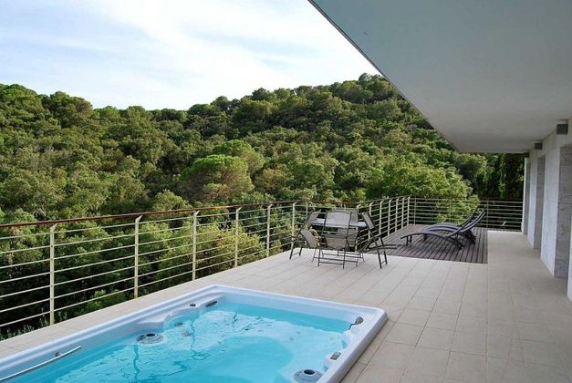 Foto 1 de Xalet en venda a Santa María de Llorell de 5 habitacions amb terrassa i piscina