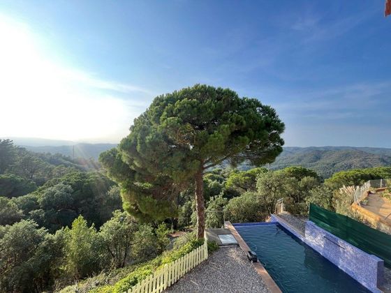 Foto 2 de Casa en venta en Roca Grossa - Serra Brava de 3 habitaciones con terraza y piscina
