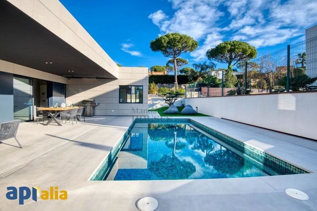 Foto 1 de Casa en venta en Cabanyes-Mas Ambrós-Mas Pallí de 4 habitaciones con piscina y garaje