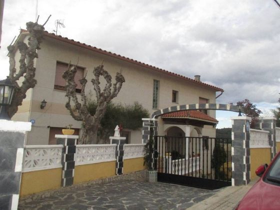 Foto 1 de Venta de chalet en Mas Altaba-El Molí de 8 habitaciones con terraza y piscina