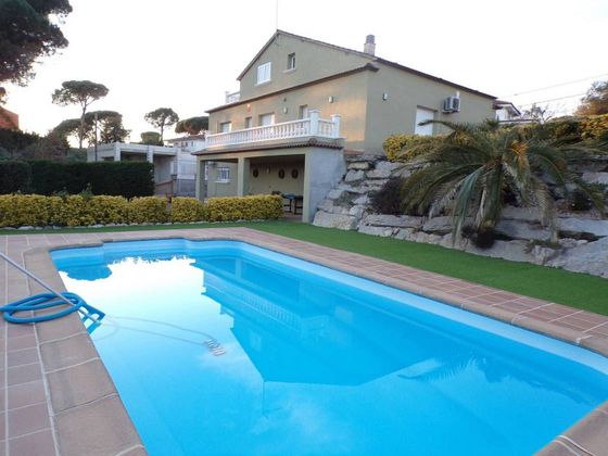 Foto 1 de Casa en venta en Caldes de Malavella de 5 habitaciones con terraza y piscina