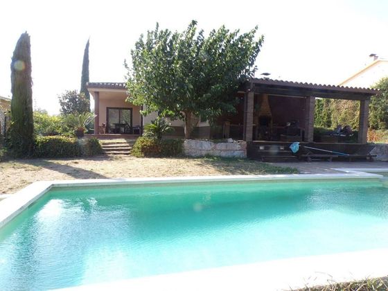 Foto 1 de Casa en venda a Santa Coloma de Farners de 4 habitacions amb piscina i garatge