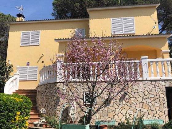 Foto 1 de Casa en venda a Terrabrava - Tordera Parc de 4 habitacions amb terrassa i piscina