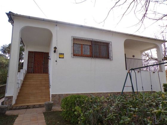 Foto 1 de Chalet en venta en Santa Coloma de Farners de 3 habitaciones con terraza y garaje