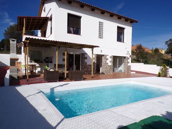 Foto 2 de Casa en venda a Sils de 4 habitacions amb terrassa i piscina