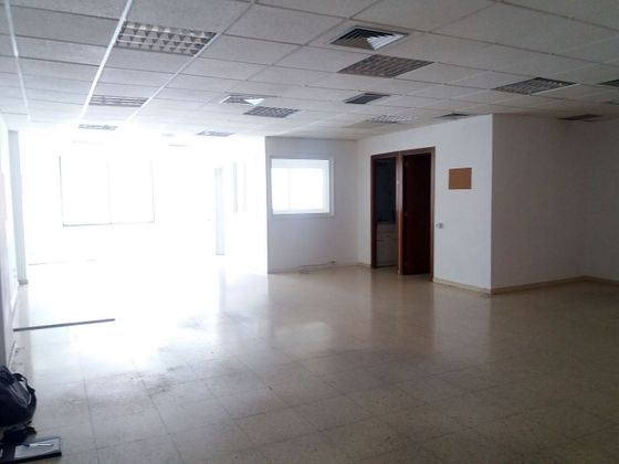 Foto 1 de Alquiler de oficina en Almeda - El Corte Inglés de 146 m²