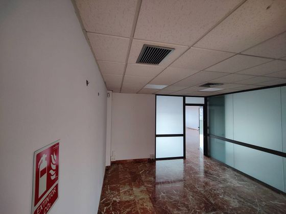 Foto 1 de Oficina en lloguer a Almeda - El Corte Inglés de 140 m²
