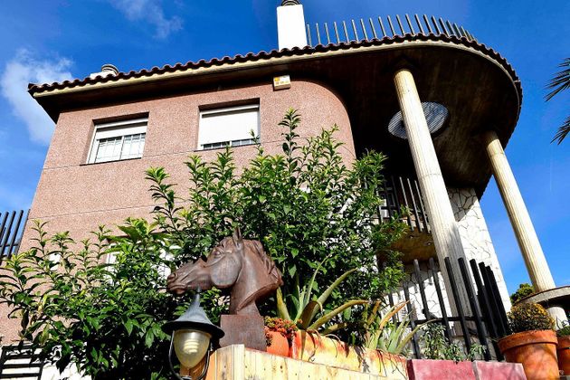 Foto 2 de Xalet en venda a La Roureda de 4 habitacions amb terrassa i jardí