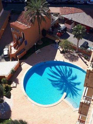 Foto 1 de Piso en venta en Cala de Finestrat de 2 habitaciones con terraza y piscina