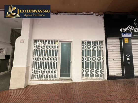 Foto 2 de Local en alquiler en Pueblo Levante con terraza