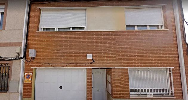 Foto 1 de Venta de casa en calle De la Violeta de 3 habitaciones y 312 m²