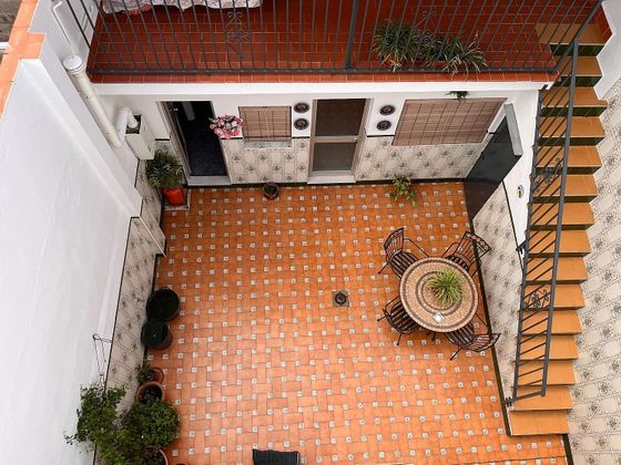 Foto 1 de Casa en venta en Centro - Antequera de 5 habitaciones con terraza y balcón