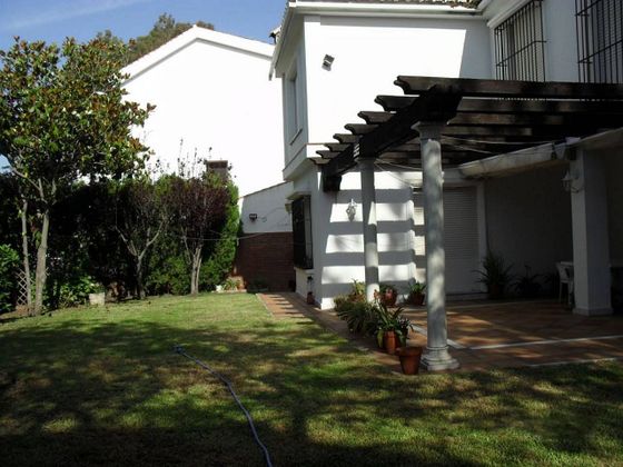 Foto 1 de Chalet en venta en La Granja-La Colina-Los Pastores de 4 habitaciones con terraza y garaje