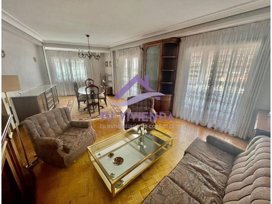 Foto 2 de Pis en lloguer a Centro - Valladolid de 4 habitacions amb terrassa i mobles