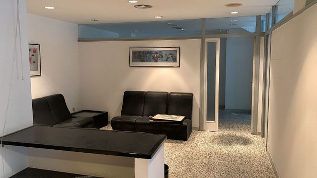Foto 2 de Oficina en alquiler en Príncep de Viana - Clot -Xalets Humbert Torres con aire acondicionado y calefacción
