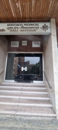 Foto 2 de Alquiler de local en calle Avmadrid de 309 m²