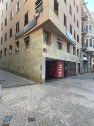 Foto 2 de Local en venda a calle Pi I Margall de 400 m²