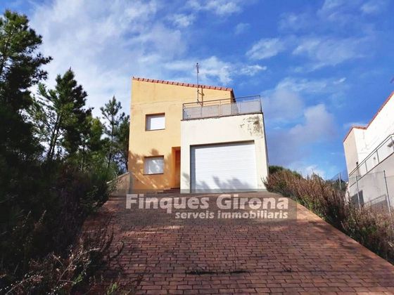 Foto 1 de Casa en venda a Bescanó de 3 habitacions amb piscina i garatge