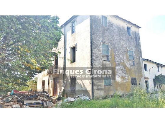 Foto 2 de Casa rural en venda a Bescanó de 8 habitacions amb terrassa i jardí