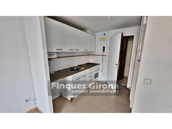 Foto 1 de Pis en venda a Montilivi - Palau de 1 habitació amb piscina i garatge