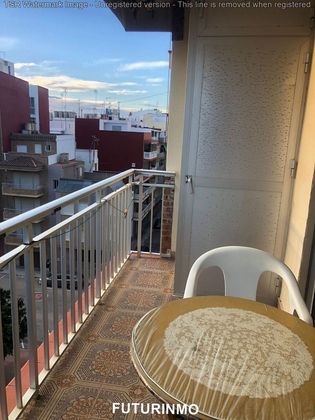 Foto 2 de Venta de piso en calle Roger Lluria de 2 habitaciones con balcón y ascensor