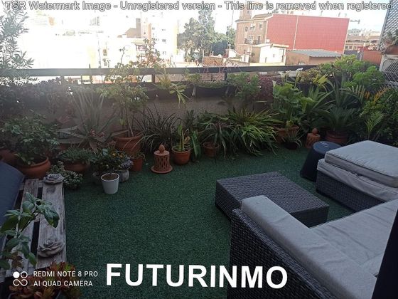 Foto 2 de Dúplex en alquiler en calle Senyera de 3 habitaciones con terraza y muebles
