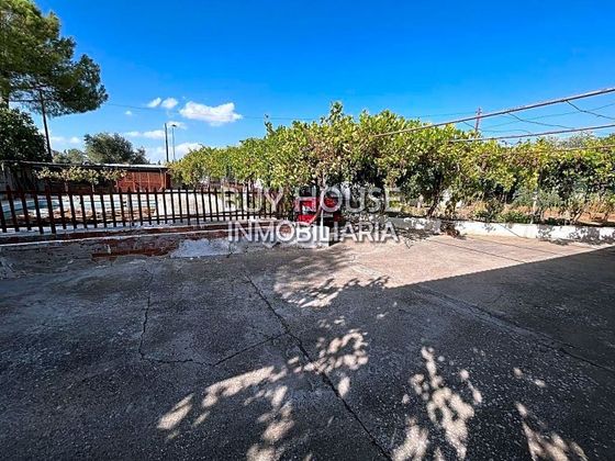 Foto 2 de Chalet en venta en Numancia de la Sagra de 4 habitaciones con piscina y garaje