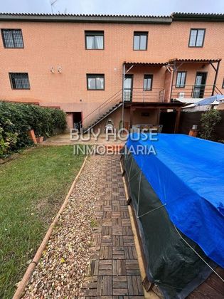 Foto 2 de Casa adossada en venda a Ugena de 3 habitacions amb piscina i garatge