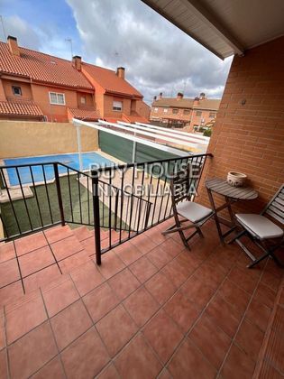 Foto 2 de Casa adossada en venda a Illescas de 4 habitacions amb terrassa i piscina