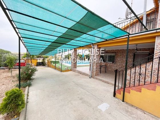 Foto 1 de Venta de chalet en Palomeque de 5 habitaciones con terraza y piscina