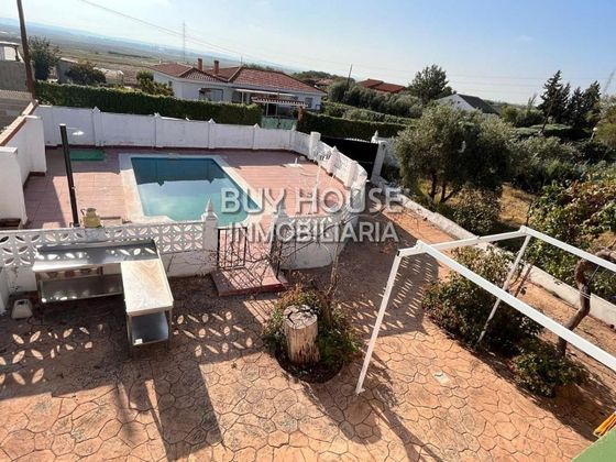 Foto 2 de Casa en venta en Ugena de 3 habitaciones con terraza y piscina