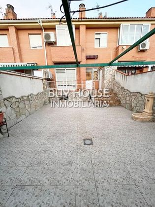 Foto 2 de Casa en venda a Seseña Nuevo de 4 habitacions amb terrassa i jardí
