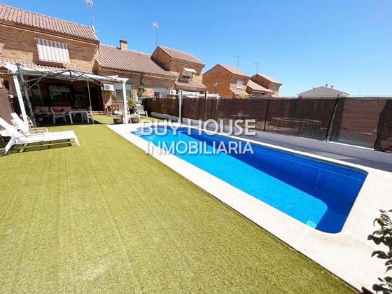 Foto 1 de Casa adosada en venta en Illescas de 3 habitaciones con piscina y garaje