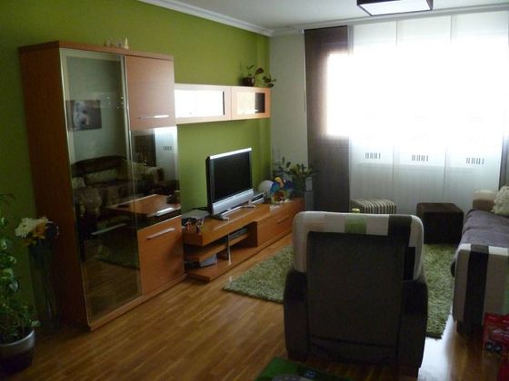 Foto 1 de Pis en venda a Lugones de 3 habitacions amb garatge i calefacció